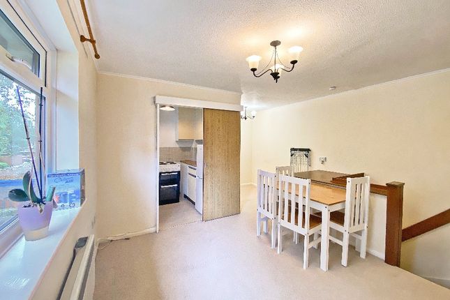 128, Avondale, Aldershot photo 4