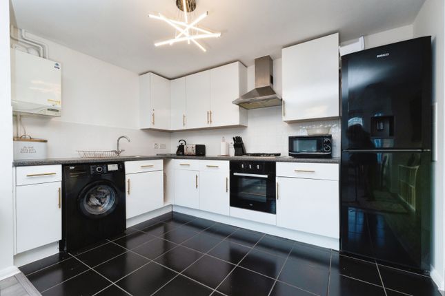 41, Halton Road, Surrey photo 3