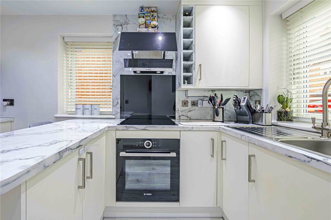 21, Orchid Drive, Hertfordshire photo 4