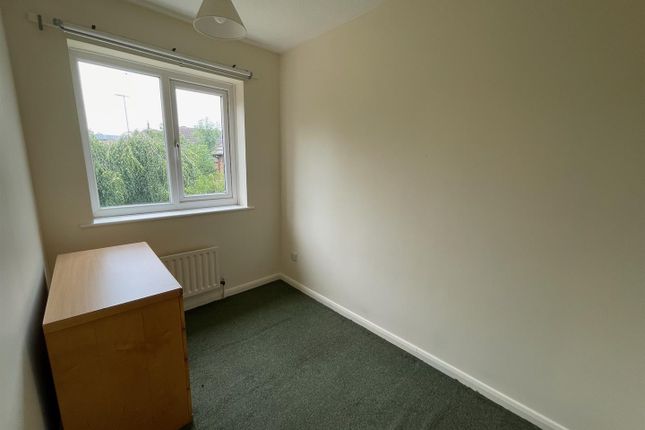 4, Braddock Close, Nottingham photo 5
