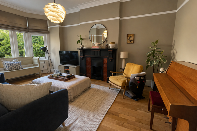 27, Compton Road, Winchmore Hill photo 2