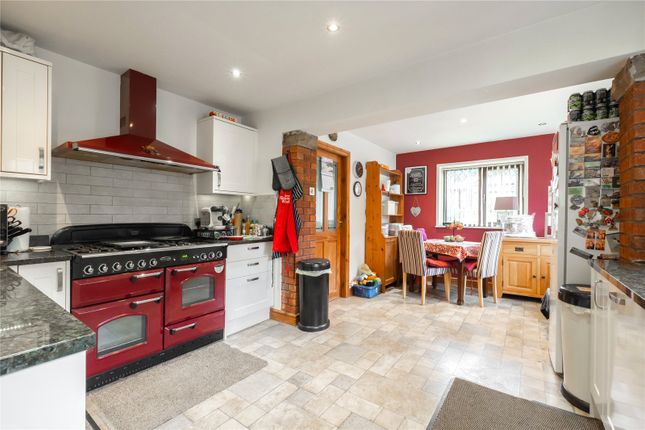 1, Rectory Close, Huddersfield photo 3