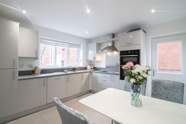 25 Woodfieldside Road, Blackwood photo 4