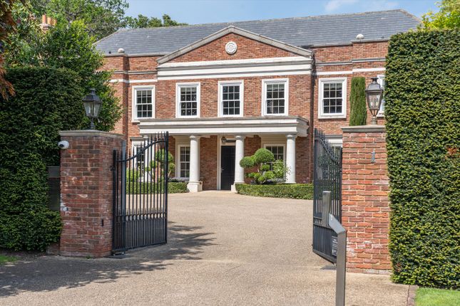1, Burwood Park, Walton-on-Thames photo 4