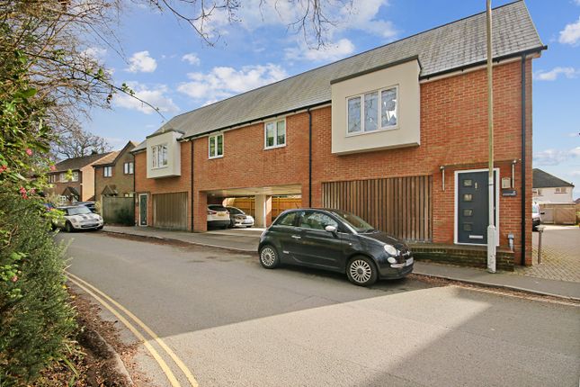 Thumbnail Flat for sale in Lowdells Lane, East Grinstead