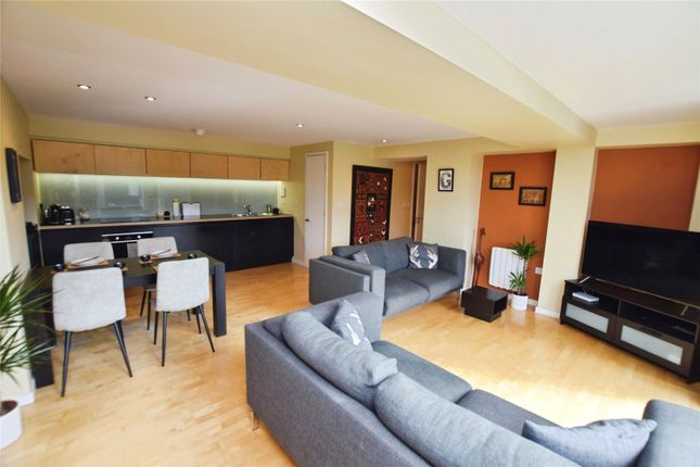 F21 Saxton,, The Avenue, West Yorkshire photo 3