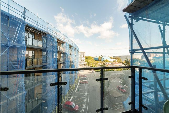 Flat for sale in Reed House, Durnsford Road, London