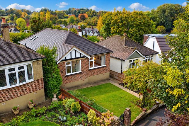 2-bed bungalow on Abbots Rise, Kings Langley, £575,000