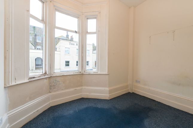 Flat for sale in Clifton Lawn, Ramsgate