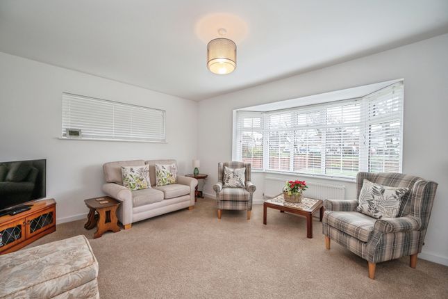 7, Mengham Lane, Hampshire photo 2