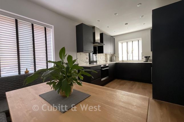 14, Longcroft Way, Havant photo 4