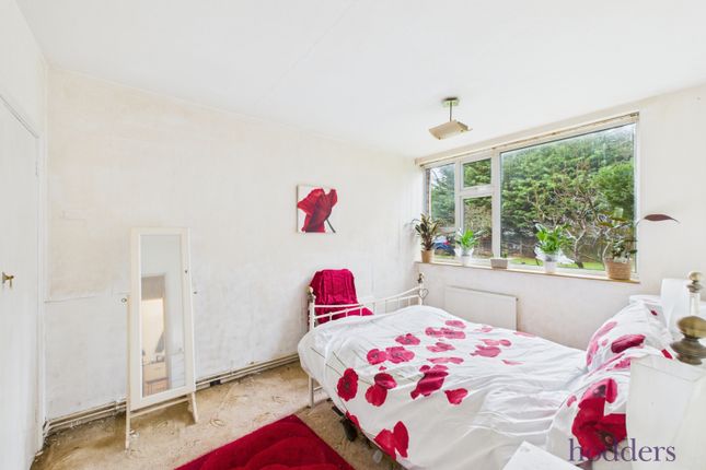 9, Rose View, Addlestone photo 4