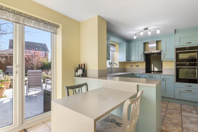 1 Willow Bank, Pershore photo 3