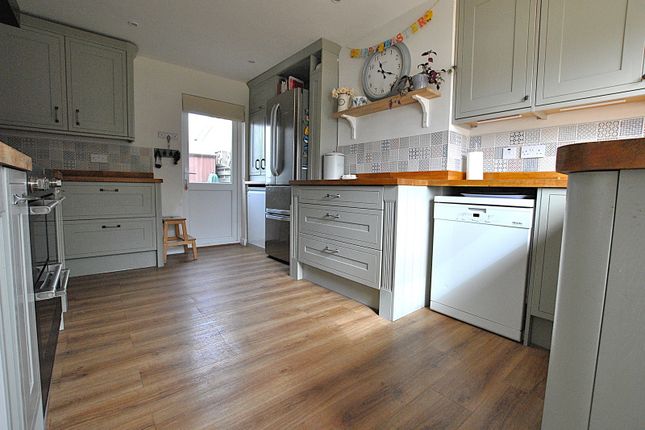 2, Park View, Haverhill photo 4