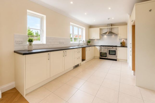 6, Mallard Way, Norwich photo 3