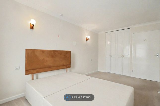 Flat, Homegreen House Wey Hill, Haslemere photo 2