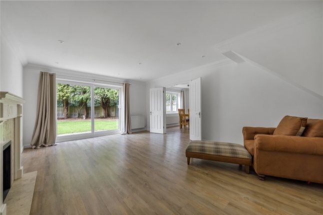 18, Ivydene, Woking photo 2