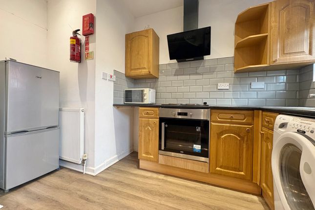 Flat 1, 5, Providence Avenue, Leeds photo 3