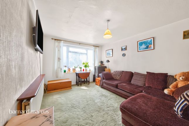 Flat 2, Maxwell House, Palmerston Road, London photo 3