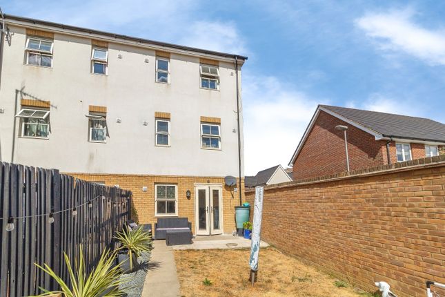 4, Sheep Way, Milton Keynes photo 4