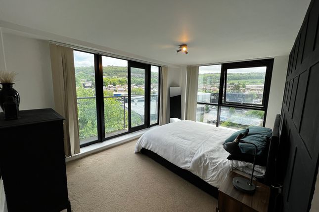 3 bed flat for sale in Dewsbury Road, Elland HX5
