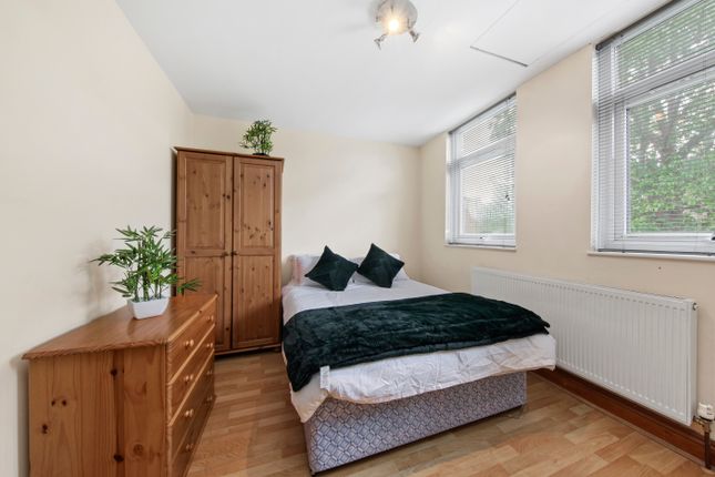 Thumbnail Room to rent in Chippenham Road, London