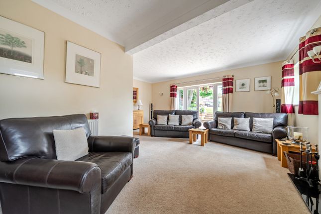 1, Elmstead Glade, Chislehurst photo 3
