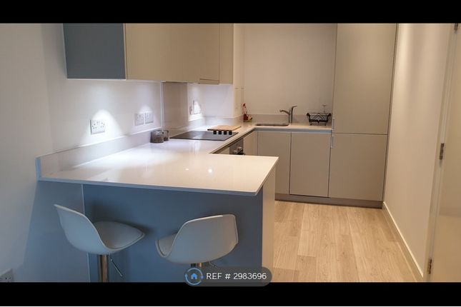 Flat 37 Pinnacle Apartments, 11 Saffron Central Square, Croydon, Surrey, CR0 2GE photo 2