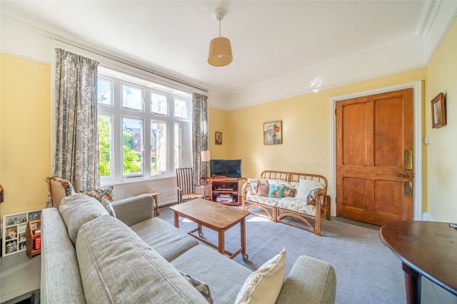 11, Birkheads Road, Surrey photo 4