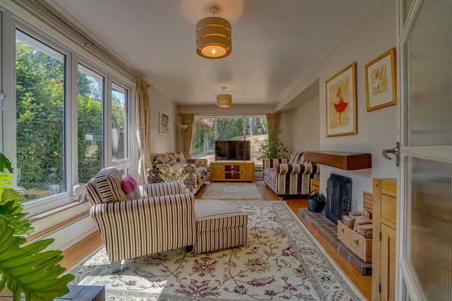 2 Broxburn Close, Eastleigh photo 4