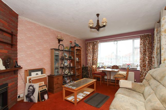 40, Langley Avenue, Hemel Hempstead photo 2