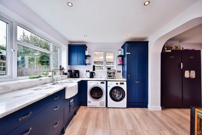 3, Cleavesland, Maidstone photo 4