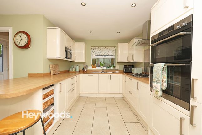 22 Bank House Gardens, Stoke-On-Trent photo 4