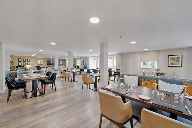 Flat for sale in Kingfisher Court, South Street, Taunton