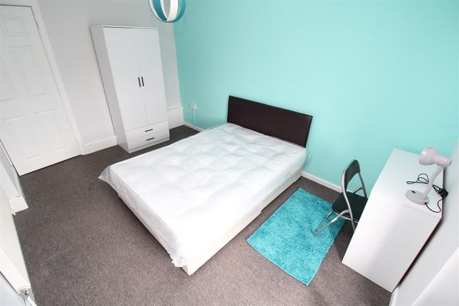 Room to rent in Queen Street, Treforest, Pontypridd