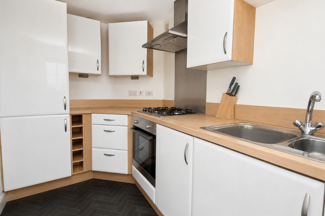 13 Lower Corniche, Hythe photo 2