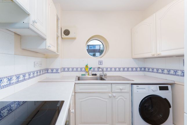 24 Eliot Court, York photo 4