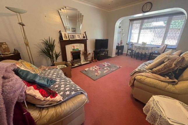 25, Elm Walk, Radlett photo 2