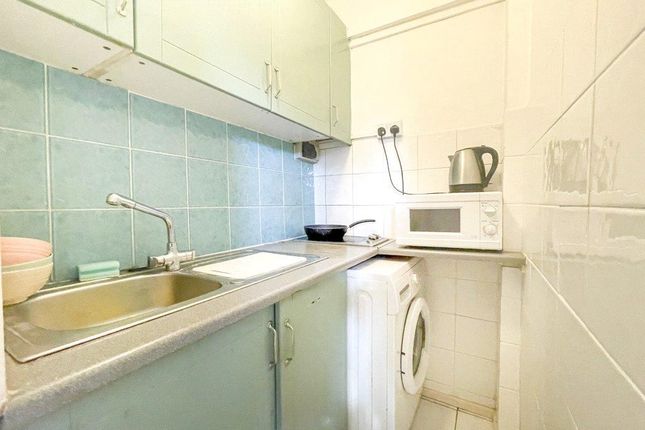 Flat 46, London photo 3