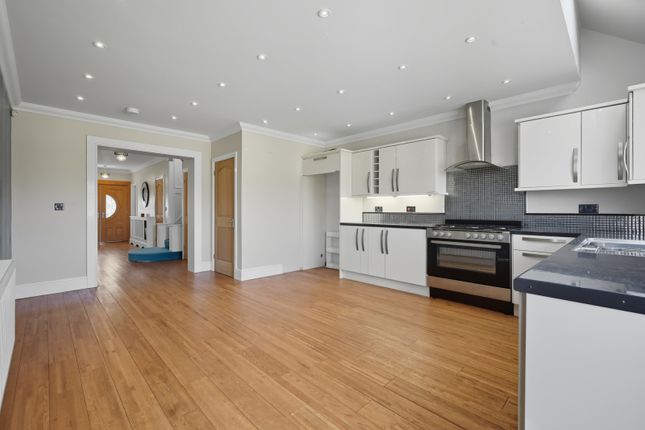 11 Madeira Road, Holland-on-Sea photo 4