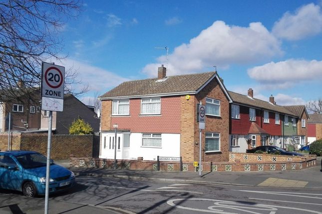 Find 3 Bedroom Houses To Rent In Eversley Avenue
