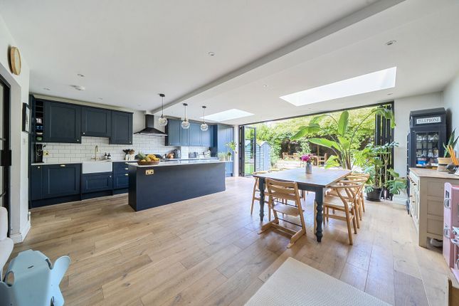28, Yew Tree Road, London photo 3