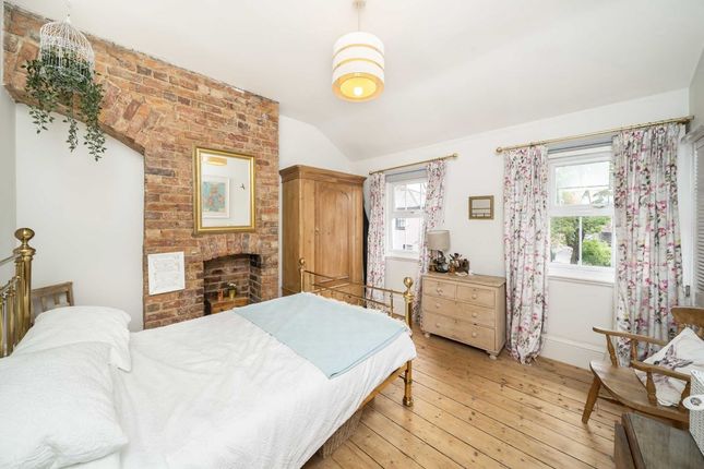 Property for sale in Goodhall Street, London