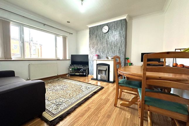 3 Leopold Road, Blackburn photo 2