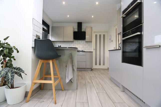 5-bed house on 17 Willow Crescent, Barry, £340,000