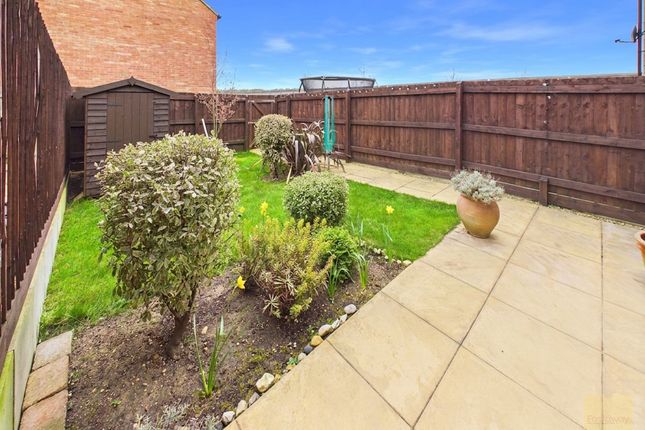 43 Barrowfield Drive, Stamford photo 4