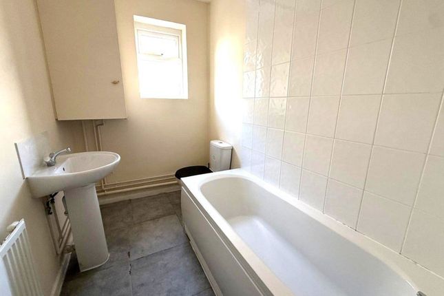 40a, Caerau Lane, Cardiff photo 3