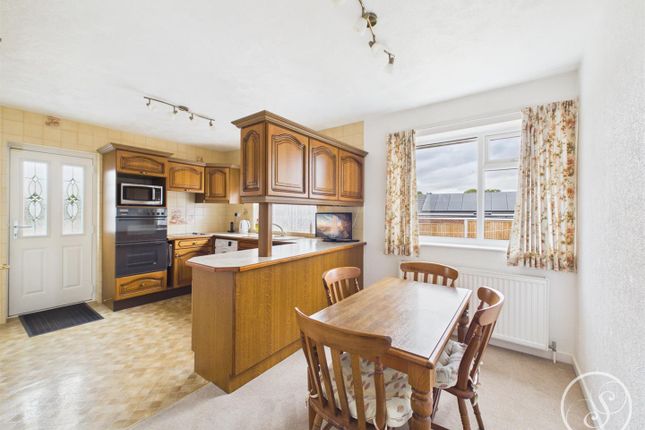 7, Templegate Avenue, Leeds photo 3