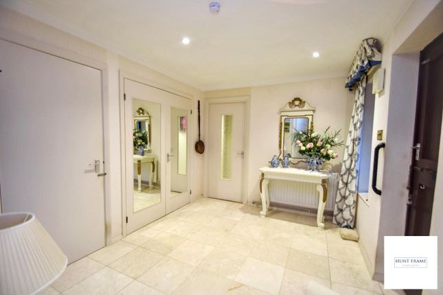 2, Lincoln Close, Eastbourne photo 4