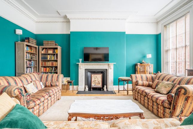 26, Clifton, York photo 3